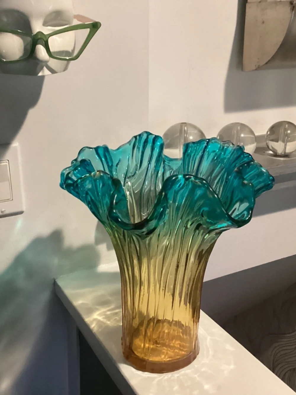 Murano hand blown MCM Swirl Ruffled Art Glass Vase Fluted Rim  EXQUISITE 💙💙💙